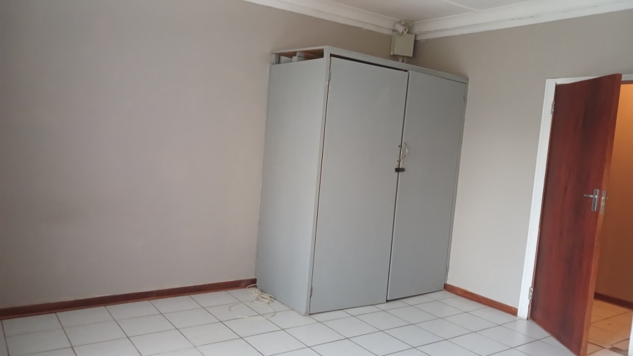  Bedroom Property for Sale in Vredenhof Sh Free State